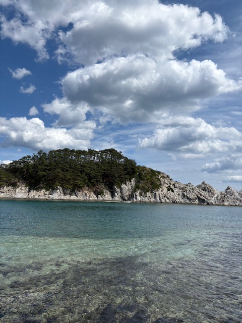 ゴールデンウィークに、岩手県宮古市　浄土ヶ浜へ家族旅行しました。
晴天、青空、海風が気持ち良かったです！
