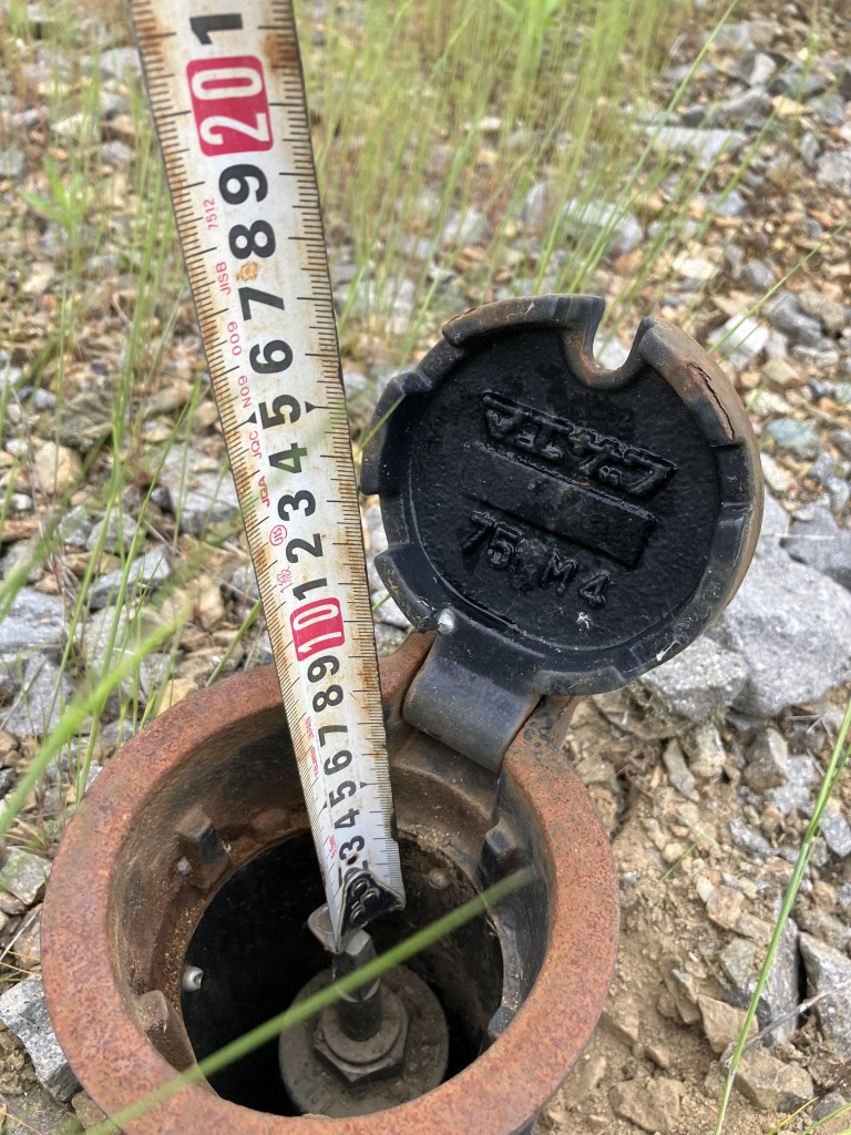 外構工事では水道の配管やマスの深さや位置などの調整も必要になる場合があります。