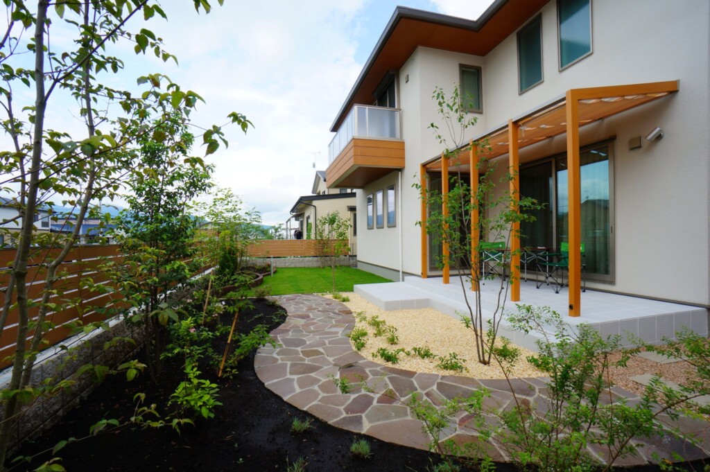 リビングガーデン