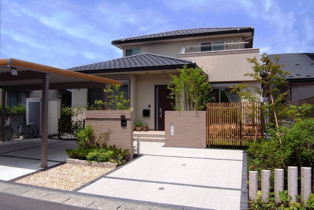 家と調和するエクステリア