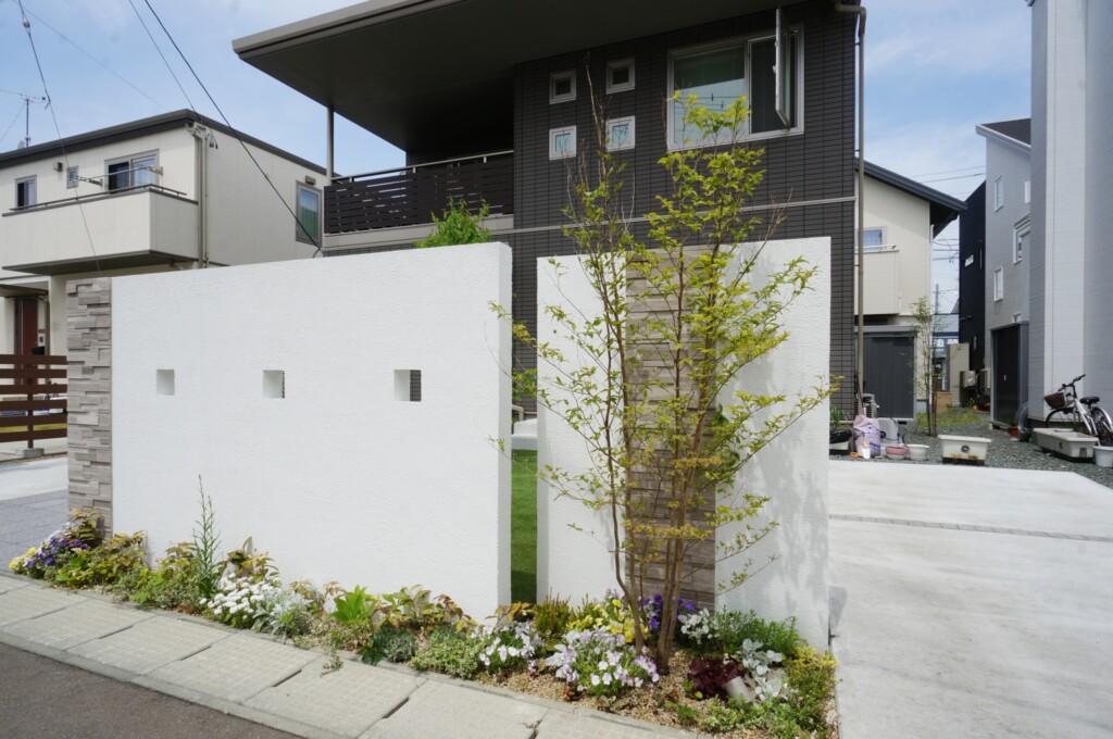 素敵なデザインウォールがある家